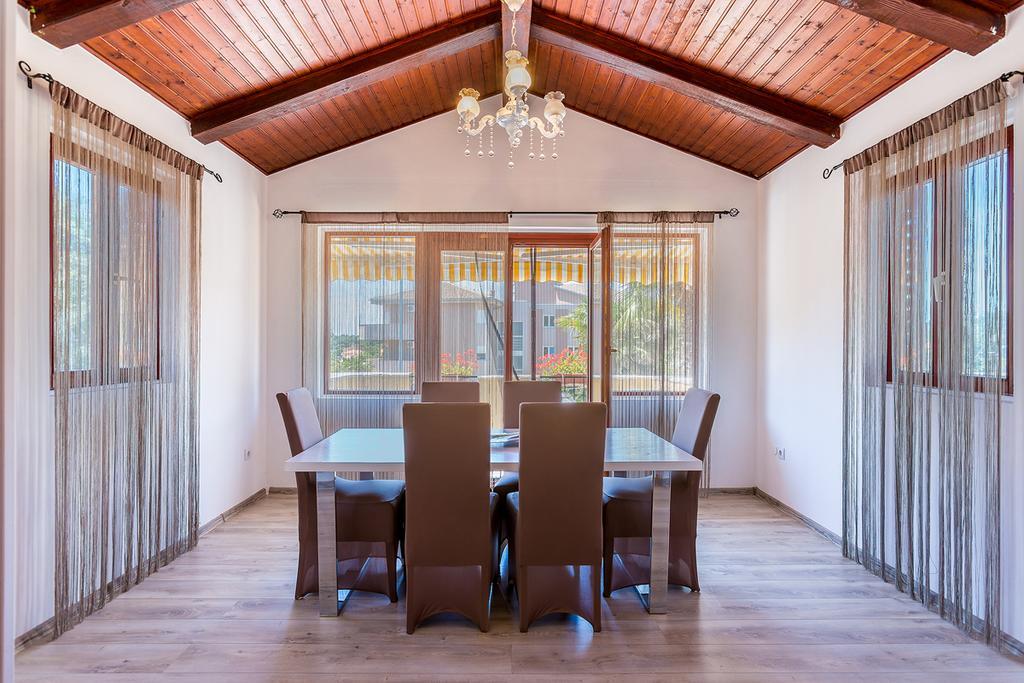 Villa Zara Ližnjan Exteriör bild
