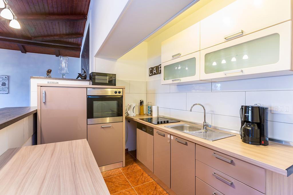 Villa Zara Ližnjan Exteriör bild