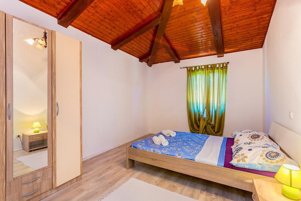 Villa Zara Ližnjan Exteriör bild