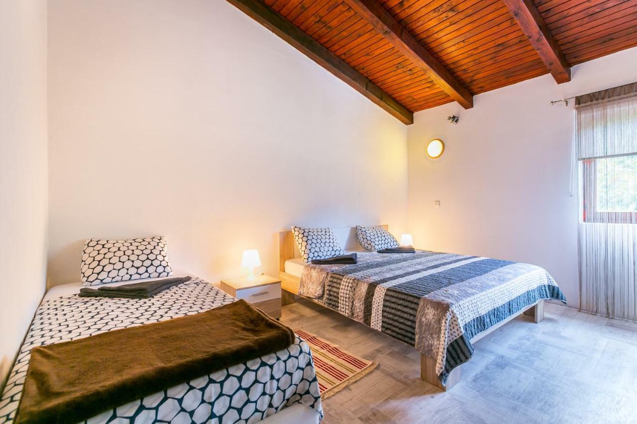 Villa Zara Ližnjan Exteriör bild