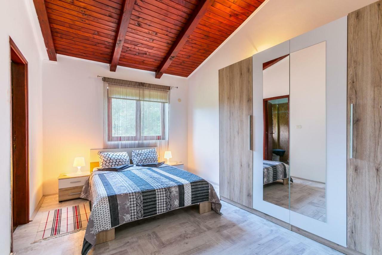 Villa Zara Ližnjan Exteriör bild