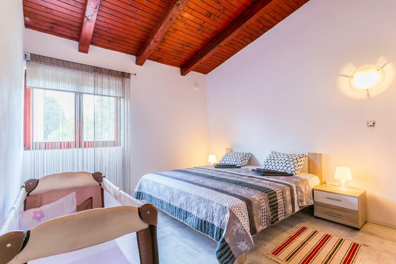 Villa Zara Ližnjan Exteriör bild