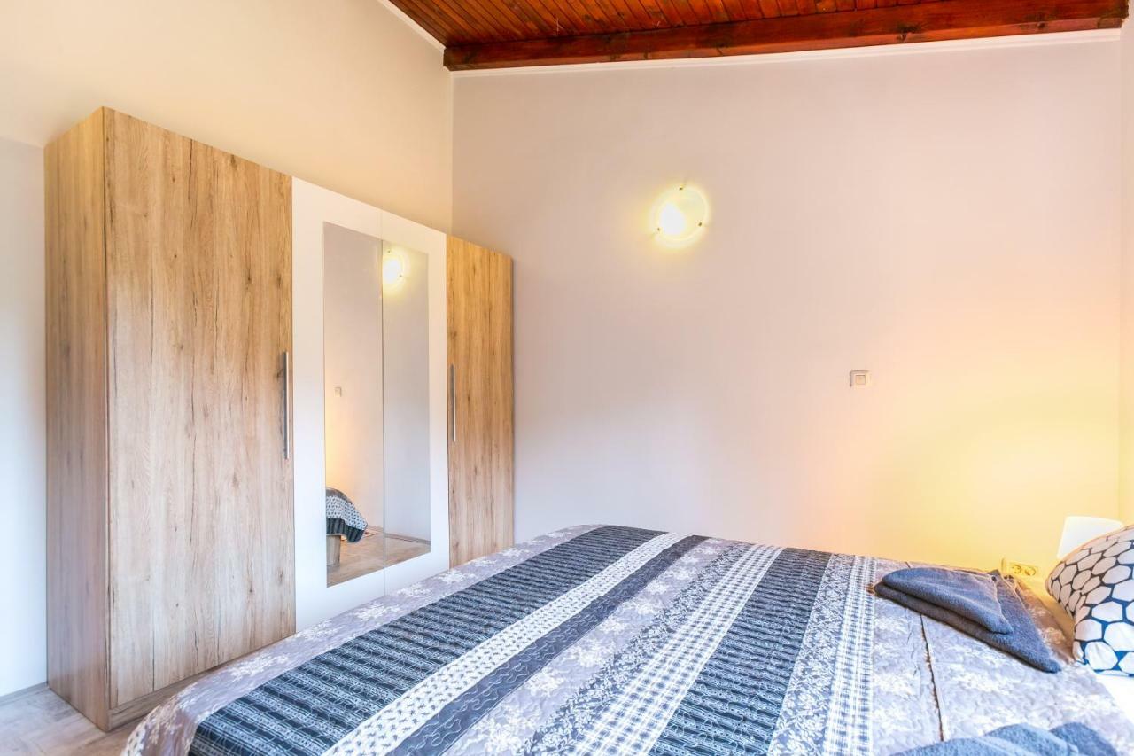 Villa Zara Ližnjan Exteriör bild